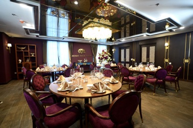 Một Hồng Kông thu nhỏ trong không gian nhà hàng Hong Hua Ting