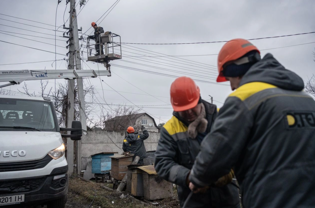 Vượt mùa đông khó khăn, người Ukraine thích nghi cuộc sống bình thường mới - 2 Vượt mùa đông khó khăn, người Ukraine thích nghi cuộc sống bình thường mới - 2