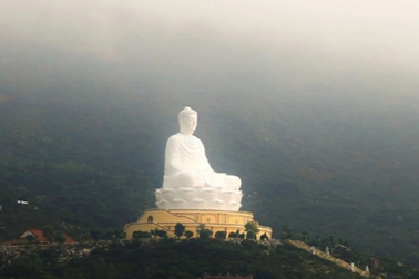 Nghìn người đi lễ ở ngôi chùa có tượng Phật ngồi từng cao nhất Đông Nam Á