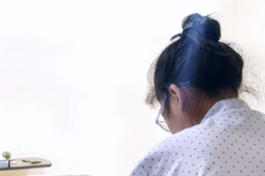 Gia đình đeo vòng trừ tà trị ma nhập, người phụ nữ hạ đường huyết nguy kịch