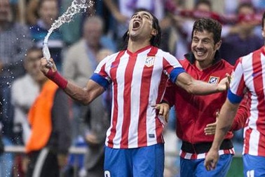 Atletico đánh tiếng bán “sát thủ” Falcao