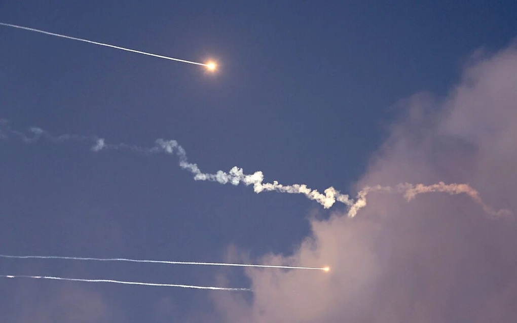 Iran dùng chiến thuật mới khiến phòng không Israel “quân ta đánh quân mình” - 1 Iran dùng chiến thuật mới khiến phòng không Israel “quân ta đánh quân mình” - 1