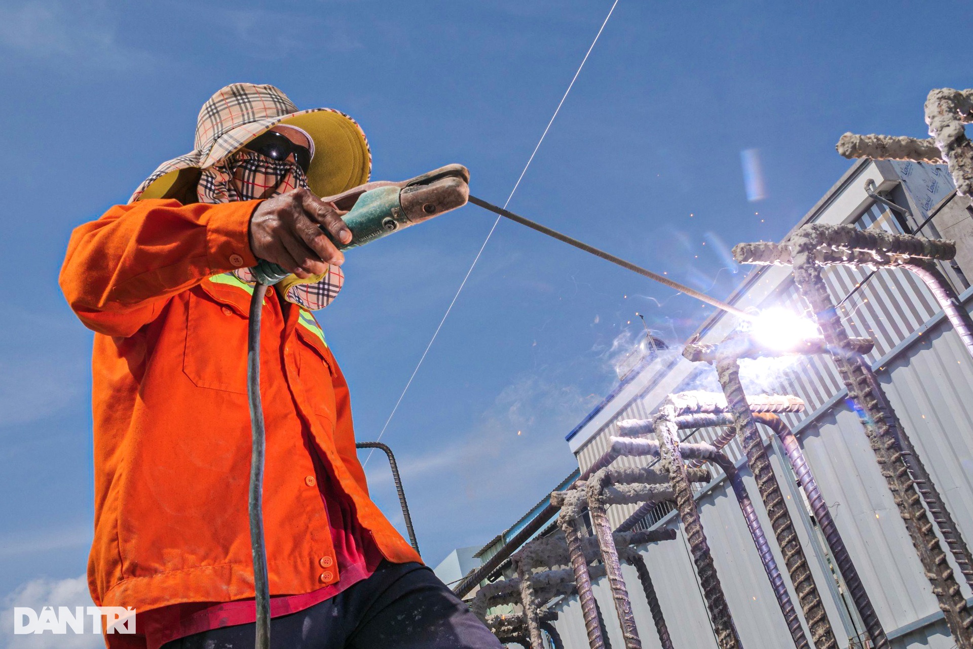 Tất bật thi công cầu Rạch Đỉa giải quyết kẹt xe cho khu Nam TPHCM - 8 Tất bật thi công cầu Rạch Đỉa giải quyết kẹt xe cho khu Nam TPHCM - 8