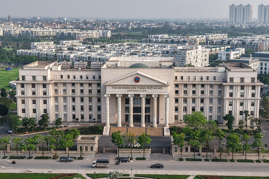 Lĩnh án về tội Sản xuất, buôn bán hàng giả, 3 nhân viên kháng cáo - 1 Lĩnh án về tội Sản xuất, buôn bán hàng giả, 3 nhân viên kháng cáo - 1