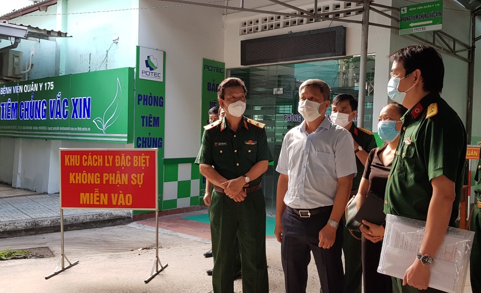 Ban bố tình trạng sẵn sàng chiến đấu giữa tâm dịch Covid-19 - 4