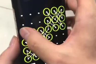 Choáng với mật khẩu mở khóa smartphone siêu phức tạp