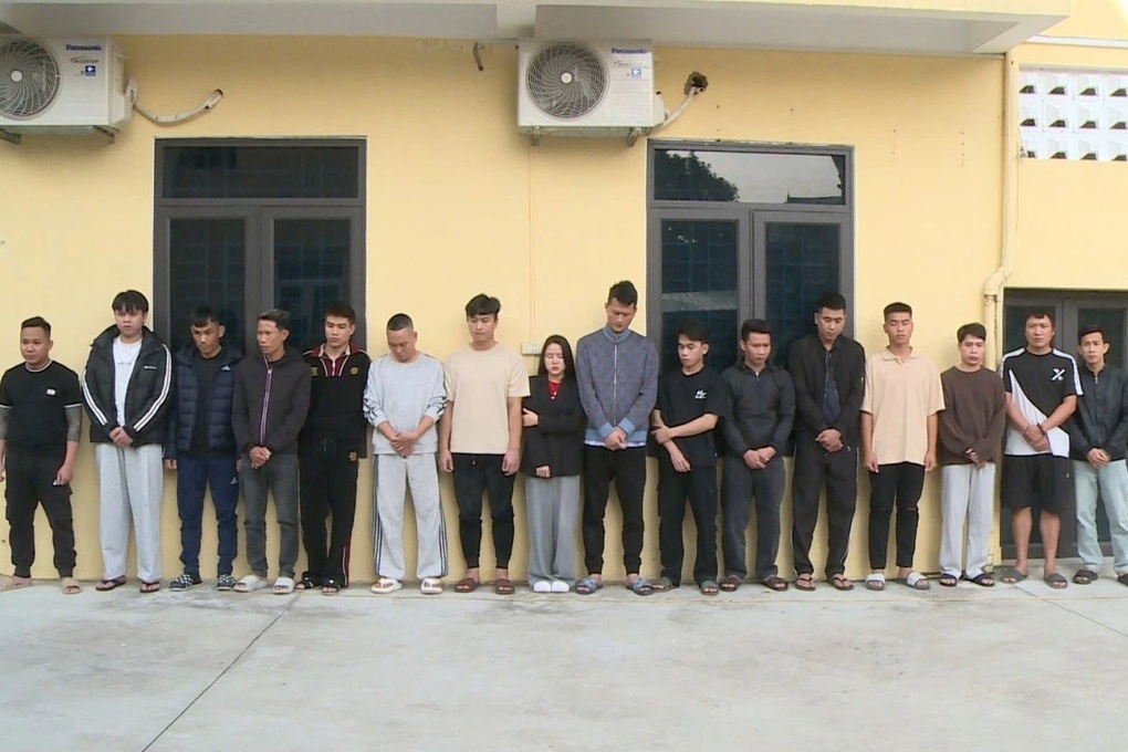 Huy động hơn 100 cảnh sát phá đường dây lừa đảo hàng nghìn tỷ đồng - 2