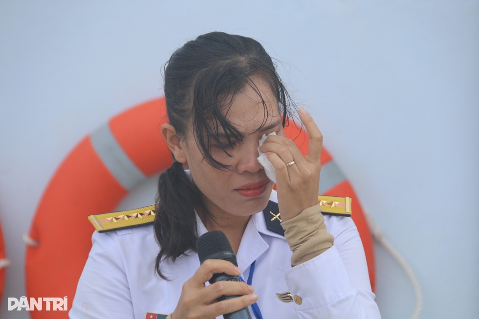 Tiếng hát của con gái liệt sỹ ngày trở lại Gạc Ma - 9