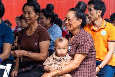 Nhà Nhân ái khang trang giúp bà con thắp lên hy vọng thoát nghèo