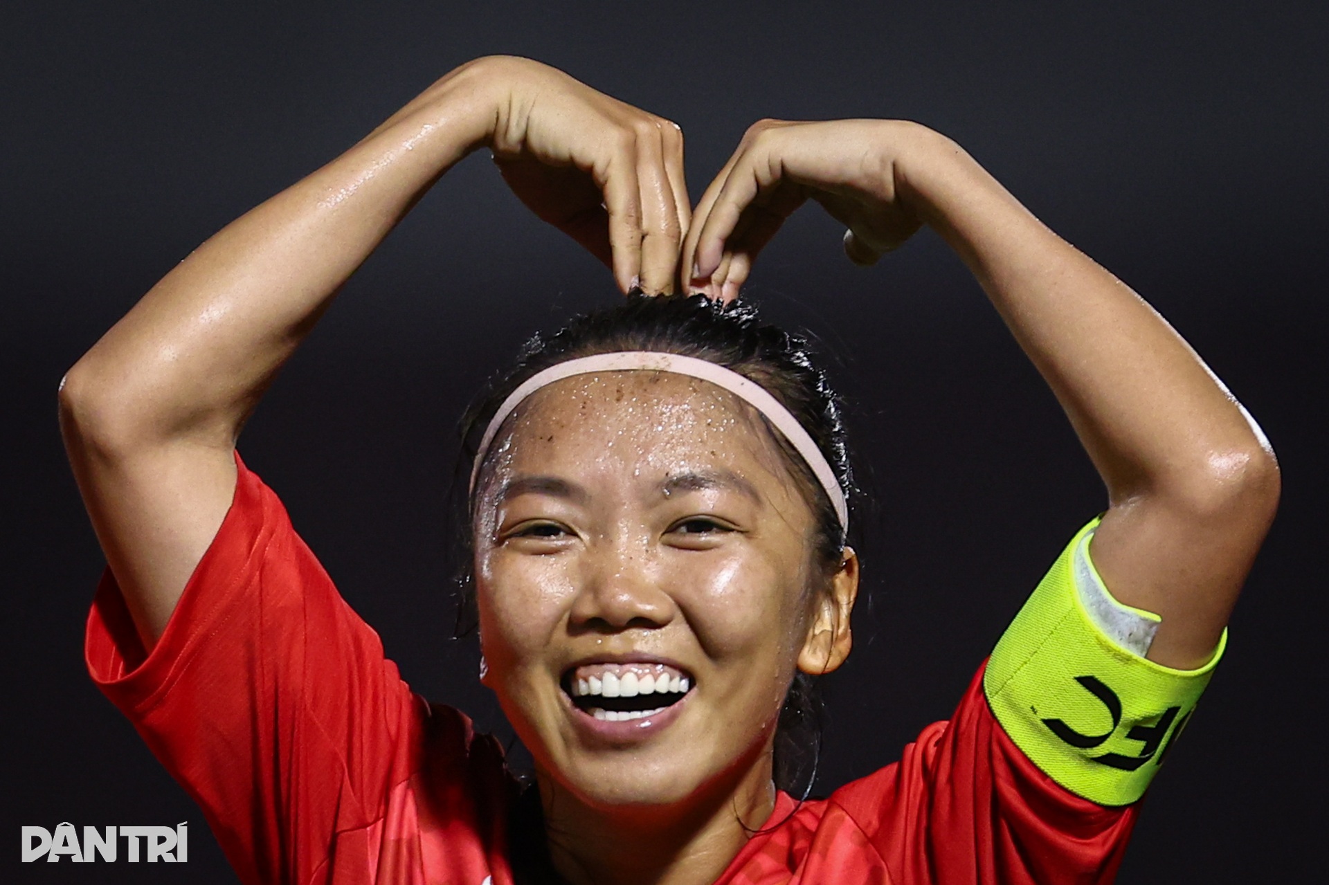 Khoảnh khắc Huỳnh Như sắm vai người hùng ở Cúp C1 châu Á - 12