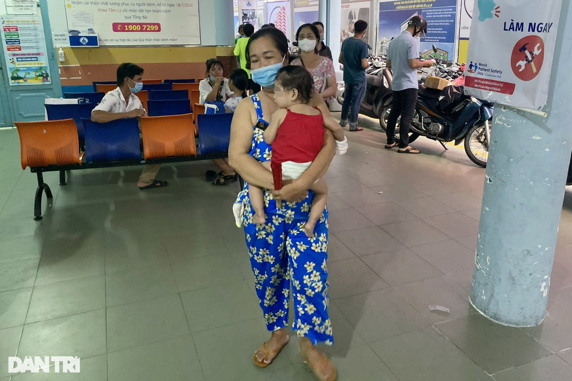 Đau lòng trẻ tử vong, phải đoạn chi tại TPHCM vì nhiễm não mô cầu - 2 Đau lòng trẻ tử vong, phải đoạn chi tại TPHCM vì nhiễm não mô cầu - 2