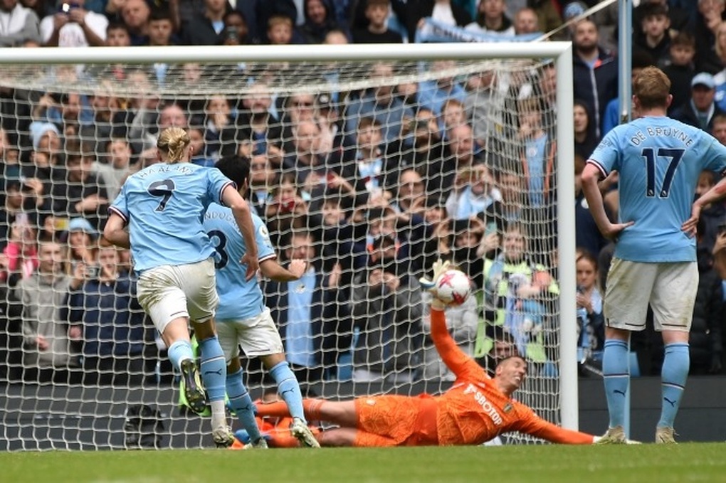 Pep Guardiola tức giận trước hành động bột phát của Erling Haaland - 1 Pep Guardiola tức giận trước hành động bột phát của Erling Haaland - 1
