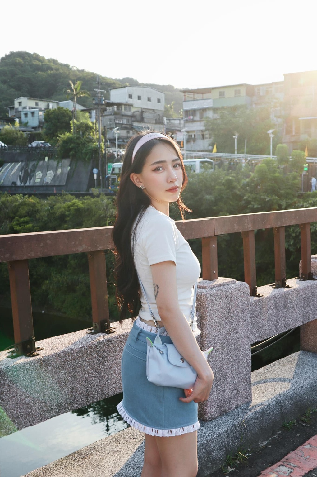 Con gái đại gia Minh Nhựa ăn mặc gợi cảm sau hai lần sinh nở - 4