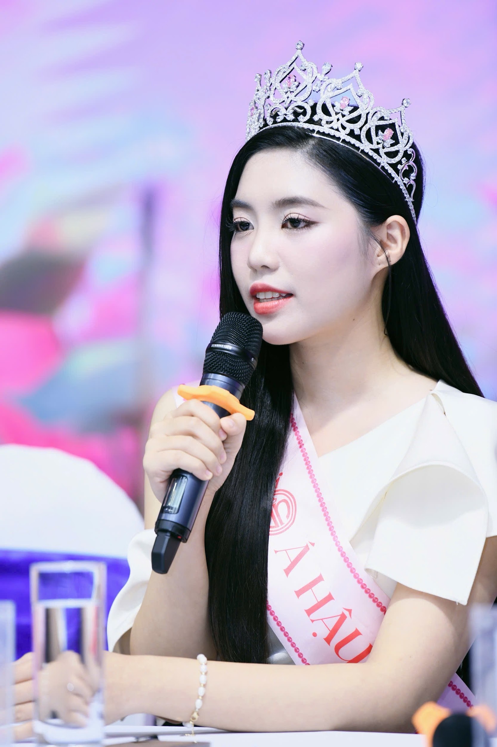 Hoa hậu Hà Trúc Linh tiết lộ gặp vấn đề sức khỏe trước khi đăng quang - 3