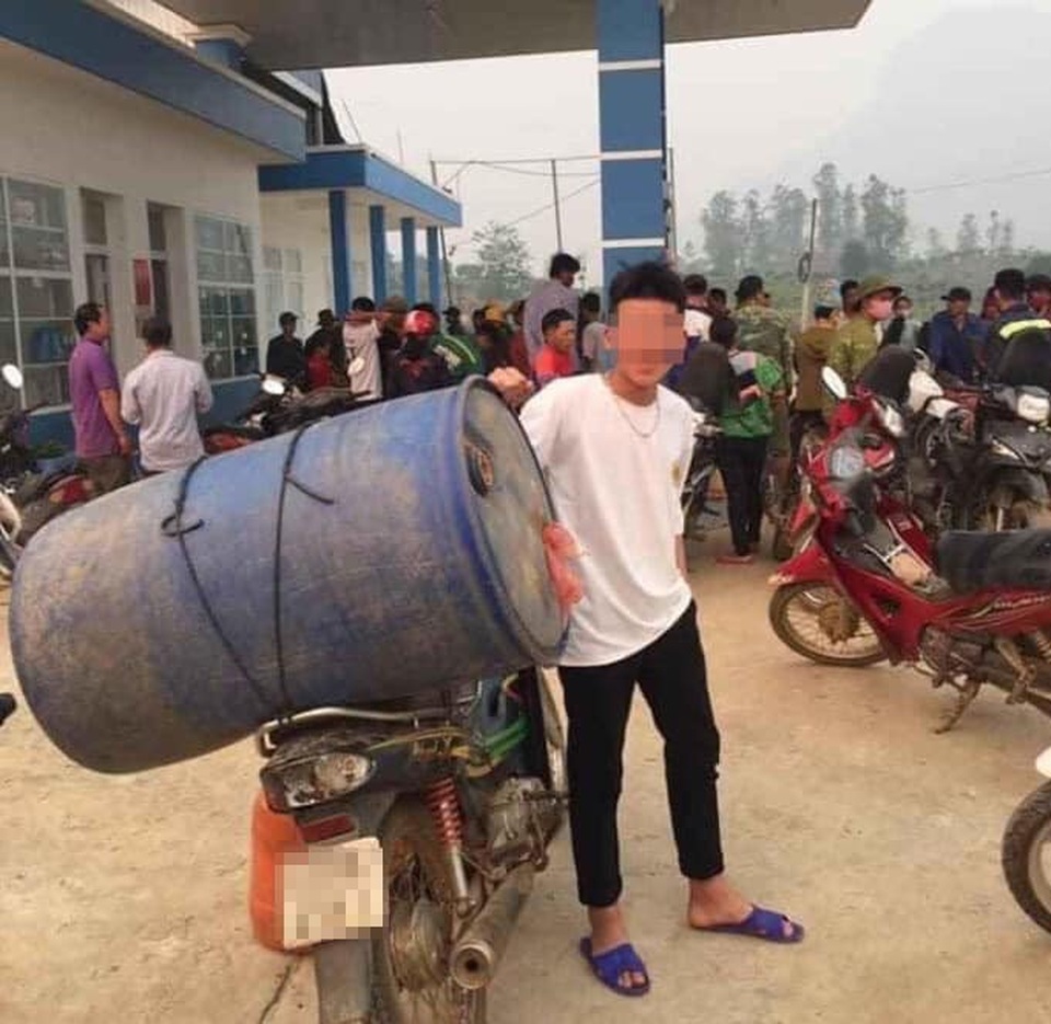 Cười bò với chùm ảnh chế của dân mạng khi nghe tin giá xăng giảm sốc - 9 Cười bò với chùm ảnh chế của dân mạng khi nghe tin giá xăng giảm sốc - 9