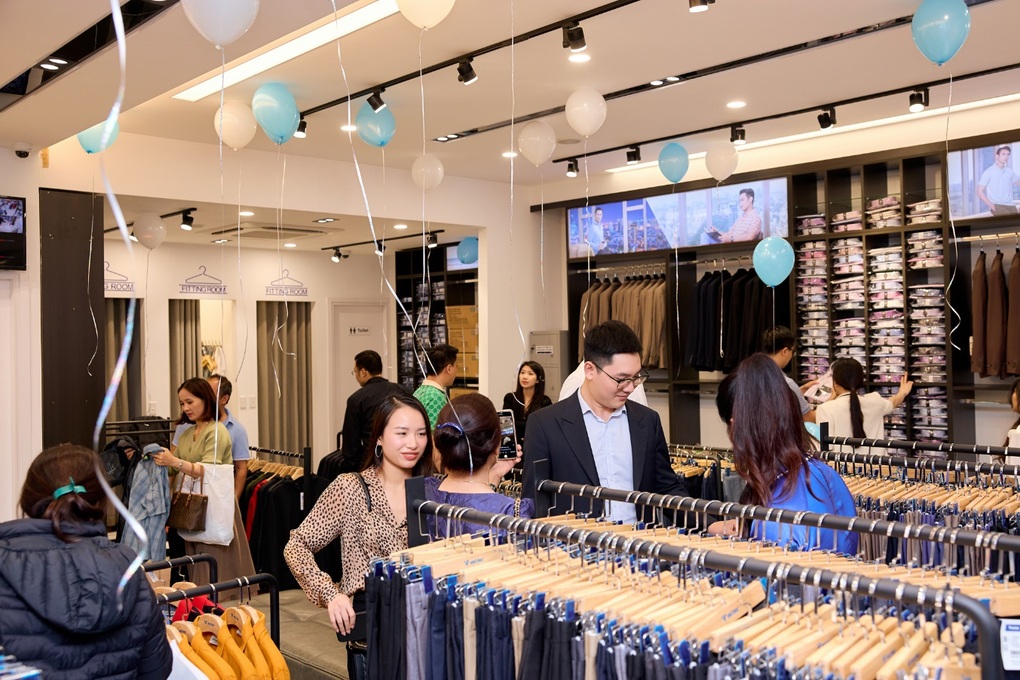 Ra mắt Viettien House Hà Đông, giảm giá tới 50% áo sơ mi cao cấp - 4 Ra mắt Viettien House Hà Đông, giảm giá tới 50% áo sơ mi cao cấp - 4