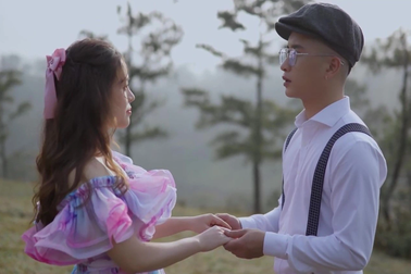 Học trò Tân Nhàn ra MV đầu tay lãng mạn, ma mị
