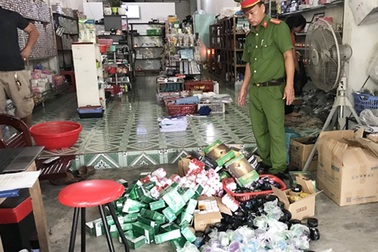 Phát hiện hơn 600 hộp mỹ phẩm không rõ nguồn gốc mua từ mạng xã hội