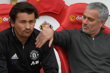 “Cánh tay phải” của HLV Mourinho rời MU