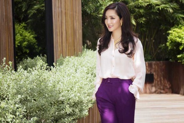 Hoa hậu đền Hùng Giáng My quyến rũ với sắc tím