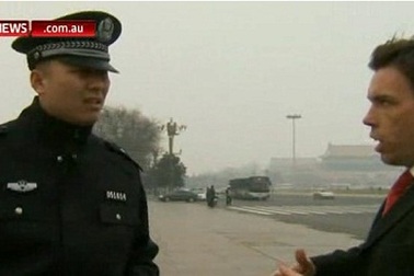 Ghi hình ở Thiên An Môn, phóng viên Anh bị bắt 