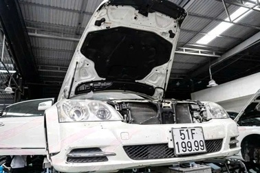 Chiếc Maybach của bà Trương Mỹ Lan được đưa ra đấu giá trực tuyến