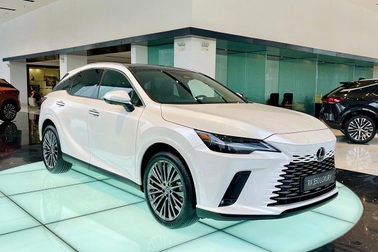 Ai bị triệu tập tới phiên tòa vụ cán bộ tha người buôn lậu xe Lexus?