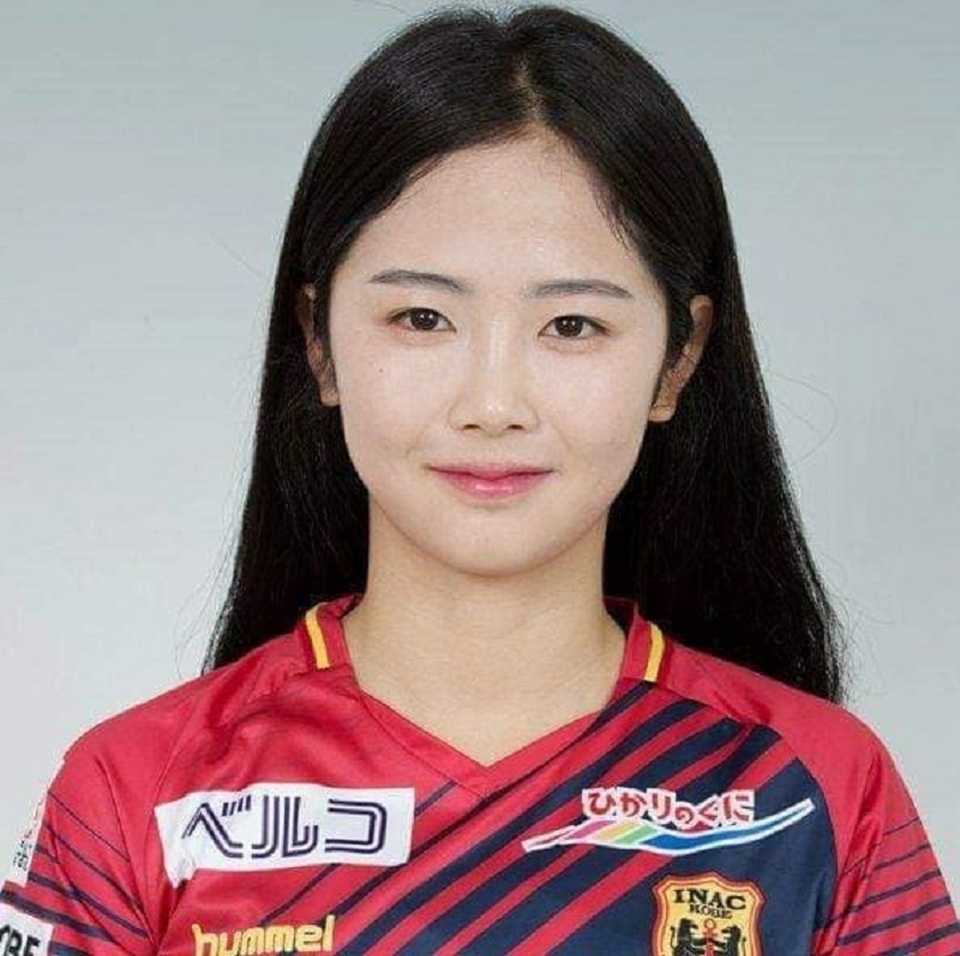 Nữ cầu thủ người Hàn Quốc sở hữu gương mặt trẻ thơ gây “sốt” mạng - 1 Nữ cầu thủ người Hàn Quốc sở hữu gương mặt trẻ thơ gây “sốt” mạng - 1