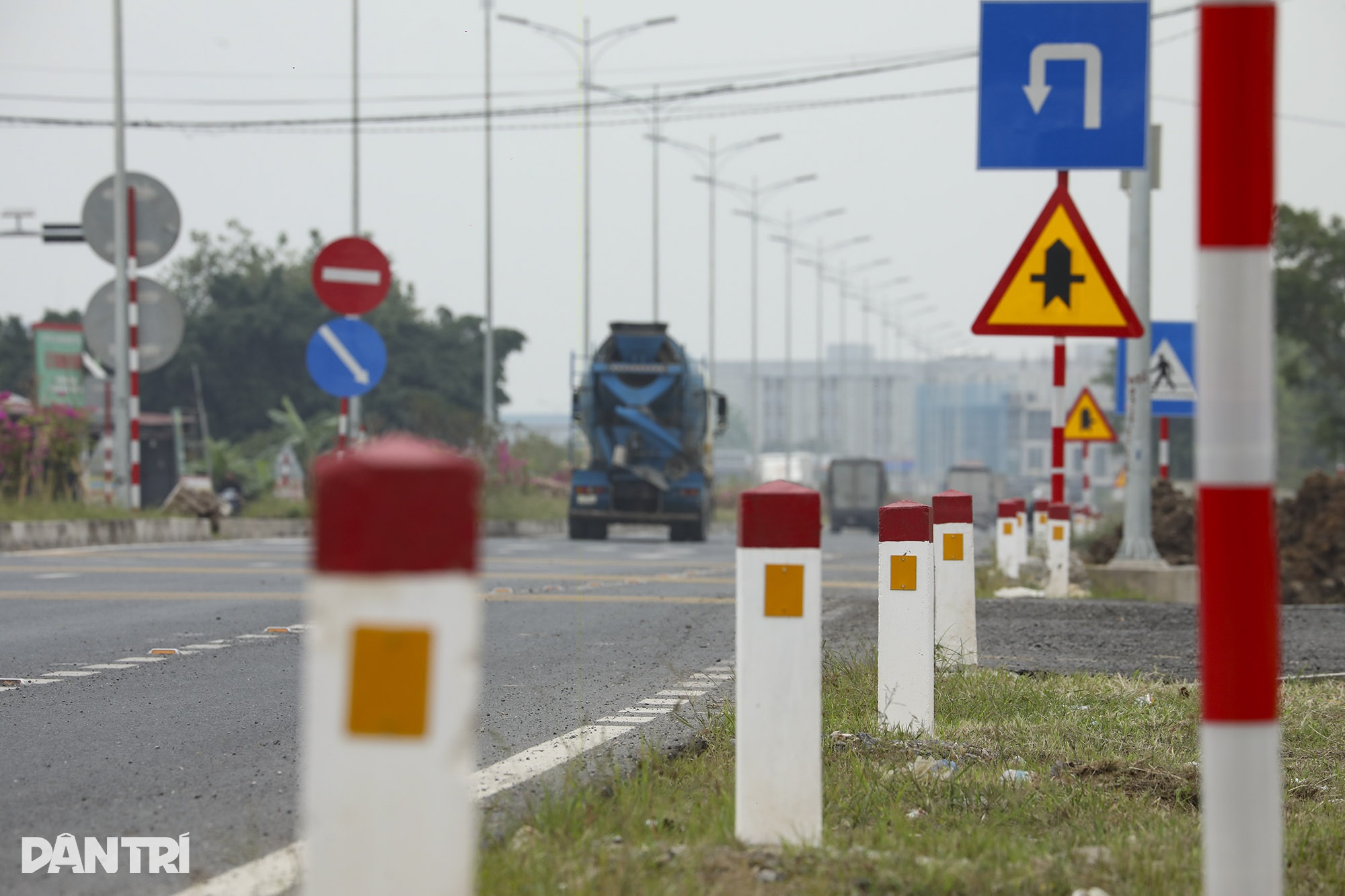 View - Đường liên tỉnh Hà Nội - Hưng Yên dần hoàn thiện, hiện ra rõ nét | Báo Dân trí