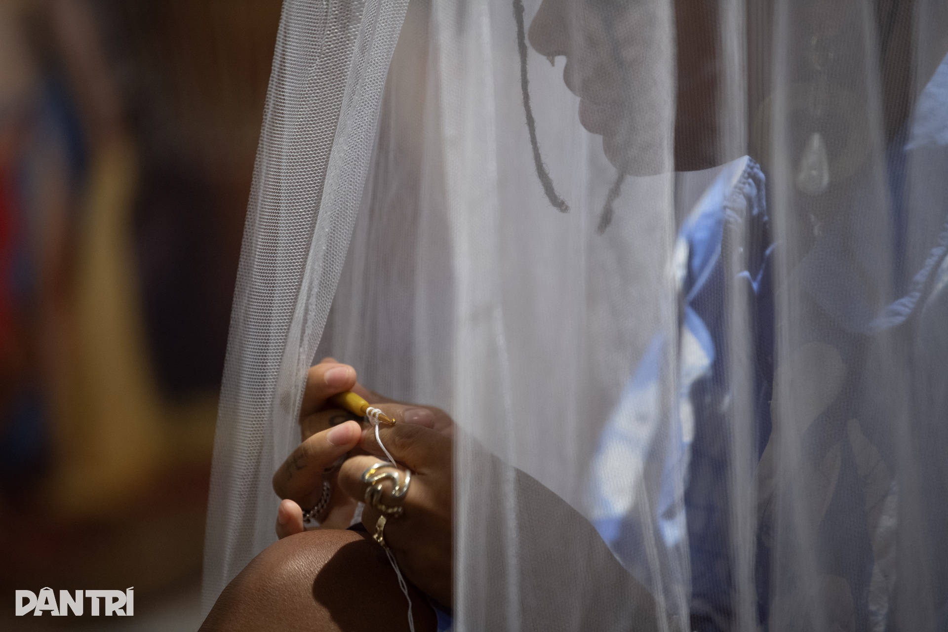 Chiêm ngưỡng các tác phẩm nhiếp ảnh độc đáo tại Biennale Photo Hanoi 2025 - 17