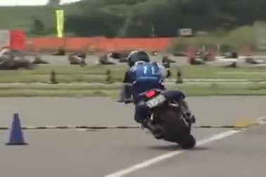 Kỹ năng lái xe phân khối lớn