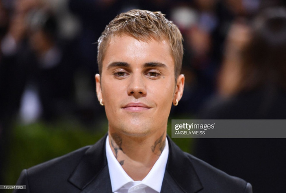Nguyên nhân khiến Justin Bieber mang vẻ mặt khó ở tới Met Gala - 4 Nguyên nhân khiến Justin Bieber mang vẻ mặt khó ở tới Met Gala - 4
