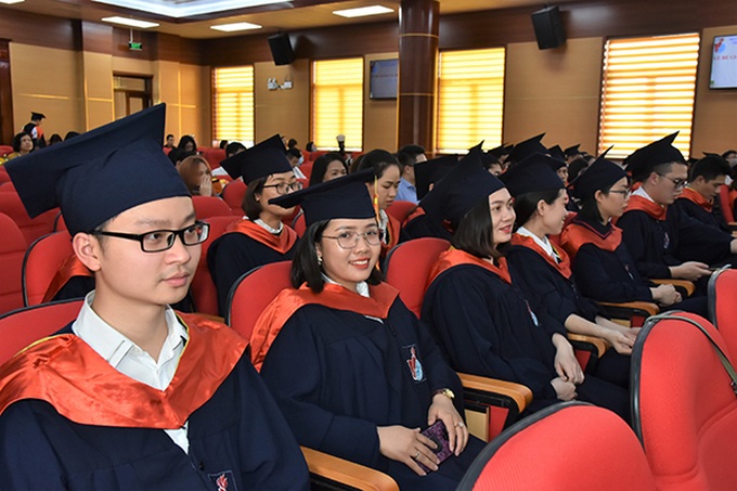 Trường Đại học Lao động – Xã hội bế giảng và trao bằng thạc sĩ niên khóa 2018 – 2020 - Ảnh 8. Trường Đại học Lao động – Xã hội bế giảng và trao bằng thạc sĩ niên khóa 2018 – 2020 - Ảnh 8.