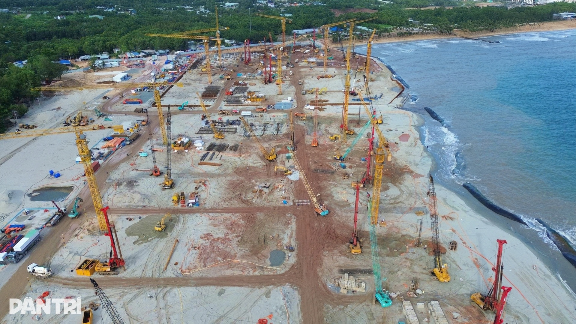 Bứt tốc thi công siêu dự án trung tâm hội nghị APEC ở Phú Quốc - 9 Bứt tốc thi công siêu dự án trung tâm hội nghị APEC ở Phú Quốc - 9