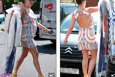 Cựu hoa hậu Anh - bầu bí vẫn sành điệu