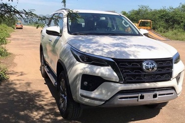 Toyota Fortuner 2020 sắp về Việt Nam, đại lý rục rịch nhận cọc