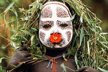 Chùm ảnh: "Sàn catwalk" của người châu Phi