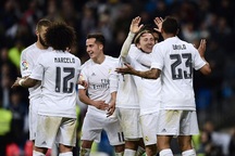 Thắng đậm Villarreal, Real Madrid áp sát Barcelona