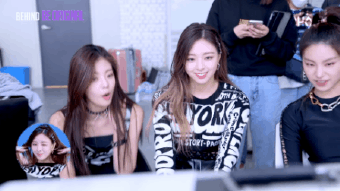 Yuna (ITZY) chỉ ngẫu hứng nháy mắt khi trình diễn WANNABE thôi mà khiến fan đổ rạp, các thành viên tức tốc học hỏi theo ngay đi này! - Ảnh 5. Yuna (ITZY) chỉ ngẫu hứng nháy mắt khi trình diễn WANNABE thôi mà khiến fan đổ rạp, các thành viên tức tốc học hỏi theo ngay đi này! - Ảnh 5.
