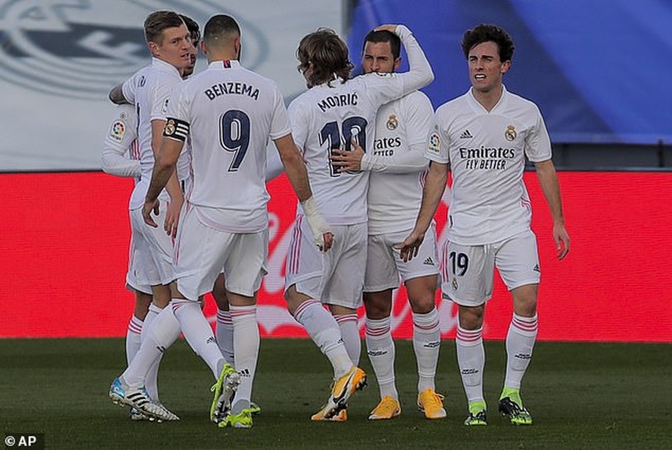Nhận thẻ đỏ sớm, Real Madrid thua cay đắng trước Levante - 3 Nhận thẻ đỏ sớm, Real Madrid thua cay đắng trước Levante - 3