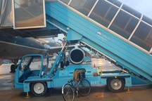 Nữ hành khách tử vong vì ngã xe thang máy bay tại Tân Sơn Nhất