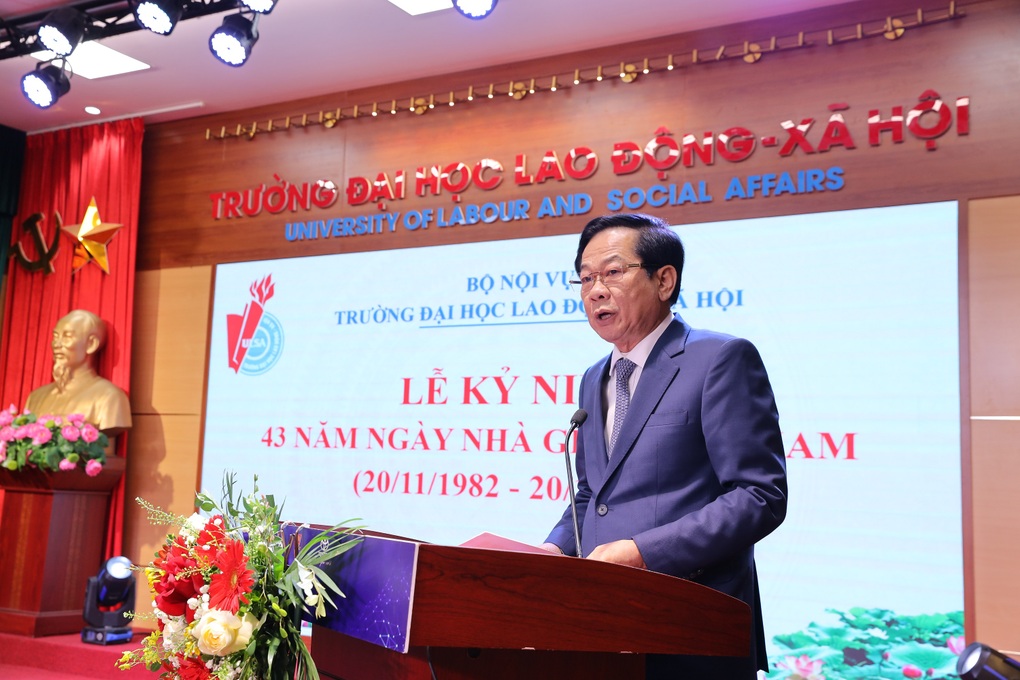 Bộ trưởng Bộ Nội vụ gợi mở 5 định hướng cho Trường Đại học Lao động Xã hội - 1