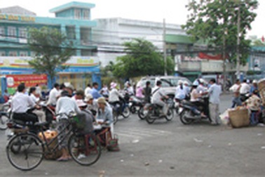 TPHCM: Hàng rong bẩn sẽ bị phạt nặng