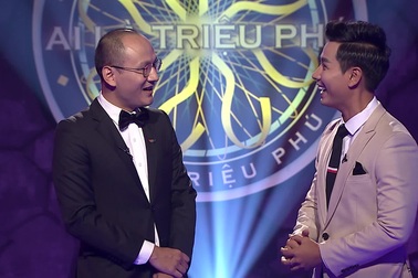 Nguyên Khang cướp mic của Phan Đăng trong Ai là triệu phú