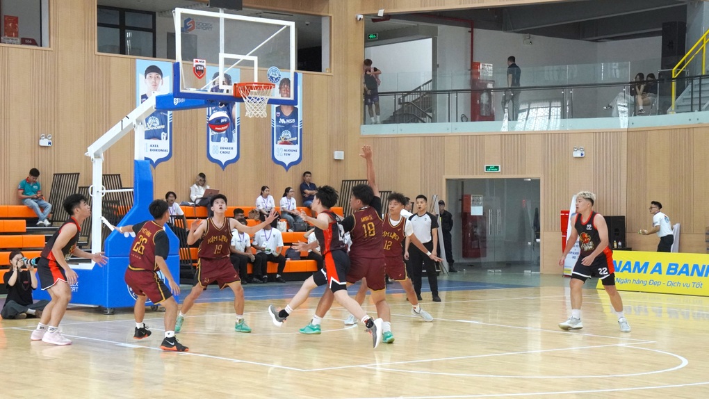 More than 700 athletes compete at the Hanoi Student Basketball Tournament 2025 - 2 Hơn 700 VĐV tranh tài tại giải Bóng rổ Học sinh - Sinh viên Hà Nội 2025 - 2