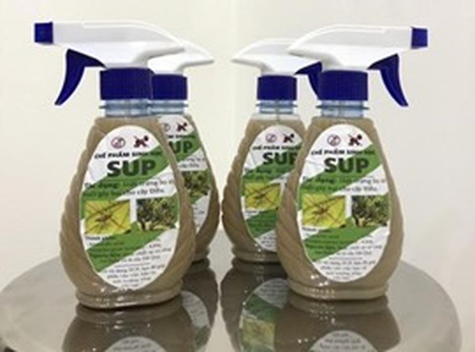 Học sinh phố núi sáng chế thuốc trừ sâu sinh học từ vỏ hạt cây điều - 3 Học sinh phố núi sáng chế thuốc trừ sâu sinh học từ vỏ hạt cây điều - 3