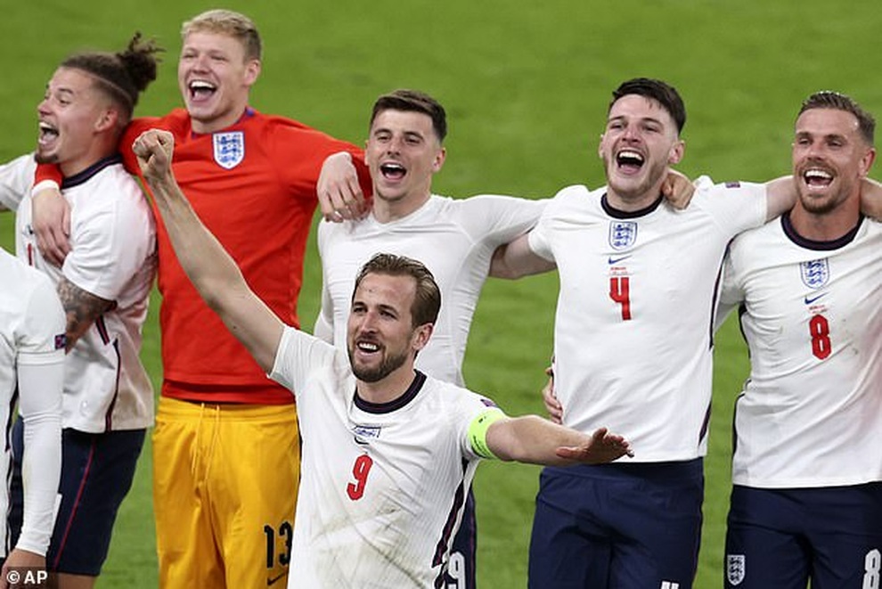 Harry Kane áp sát C.Ronaldo ở cuộc đua Vua phá lưới Euro 2020 - 2 Harry Kane áp sát C.Ronaldo ở cuộc đua Vua phá lưới Euro 2020 - 2