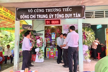 Thăng cấp bậc hàm cho cảnh sát tử vong khi truy bắt tội phạm