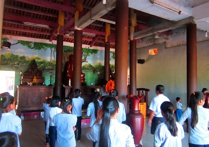 Buổi sinh hoạt tại chùa. ảnh:Huyền Trang