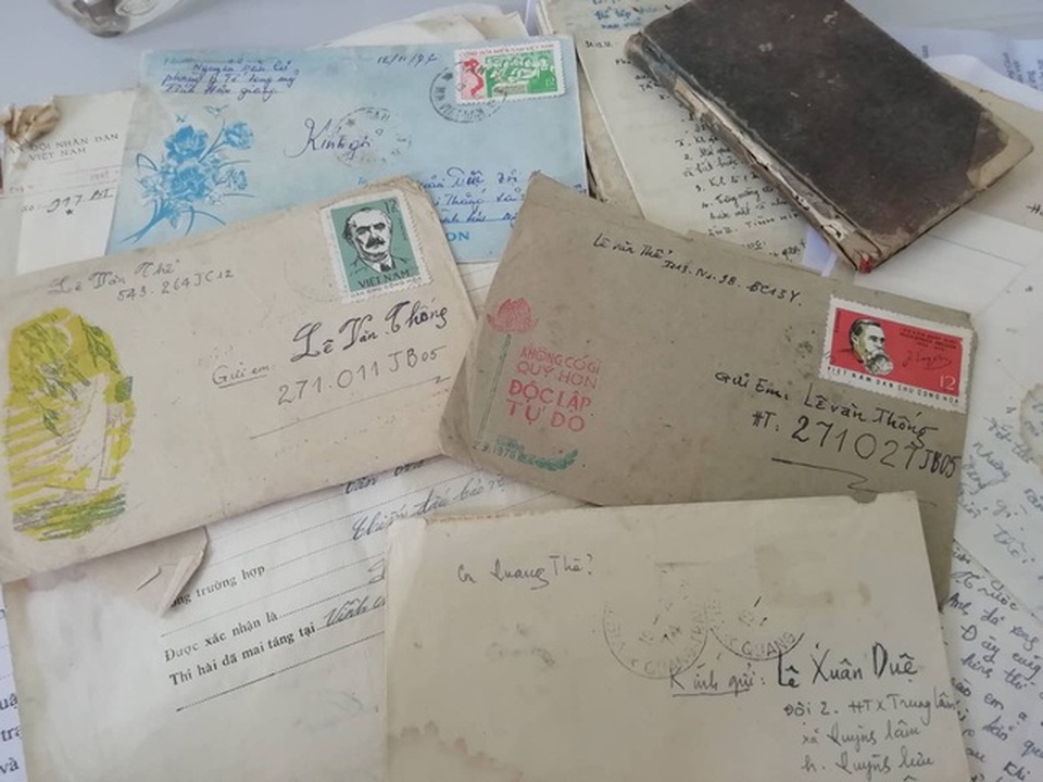 Lát cắt chiến tranh qua những trang viết ở chiến trường - 1